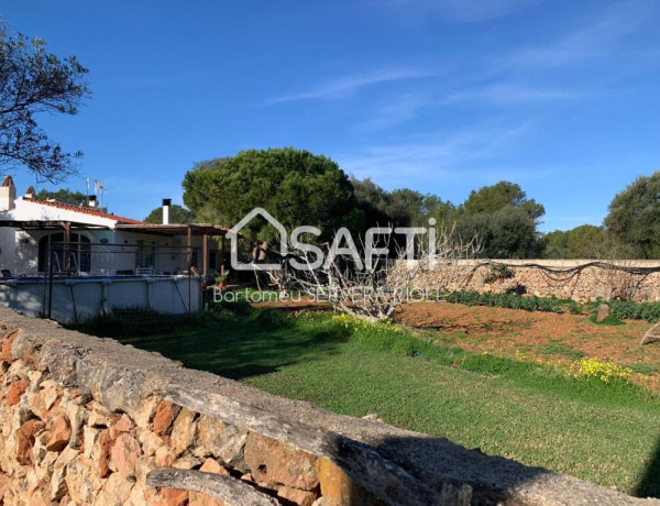 CHALETS EN PARCELA CERCA DE CIUTADELLA Y LA COSTA VIRGEN MENORQUINA.