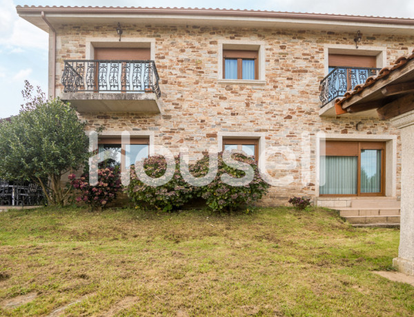 Chalet en venta de 280 m² Lugar Xoane da Estrada, 15100 Carballo (A Coruña)