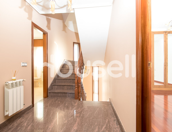 Chalet en venta de 312 m² Avenida Salvador Allende, 15176 Oleiros (A Coruña)