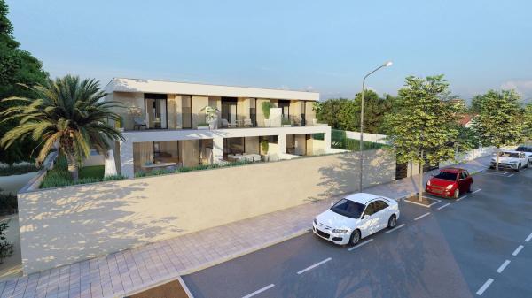 Chalet adosado en venta en calle Adelfas, 26