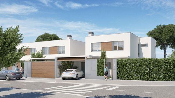 Chalet adosado en venta en calle Ainsa, 2