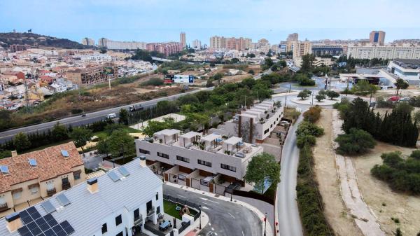 Chalet pareado en venta en calle Virgen del Carmen, 2