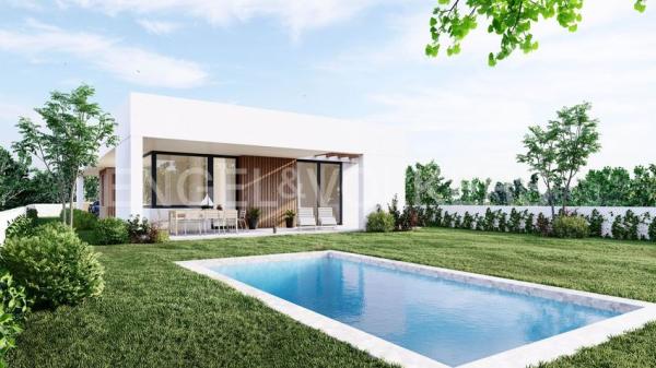 Casa o chalet independiente en venta en calle Monestir de Poblet s/n