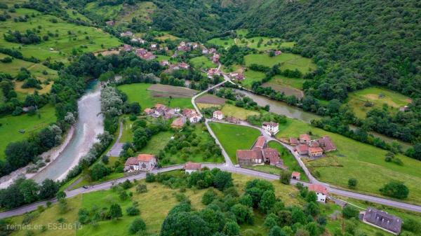 Home Quality Llares Chalets En Mier – Peñamellera Alta