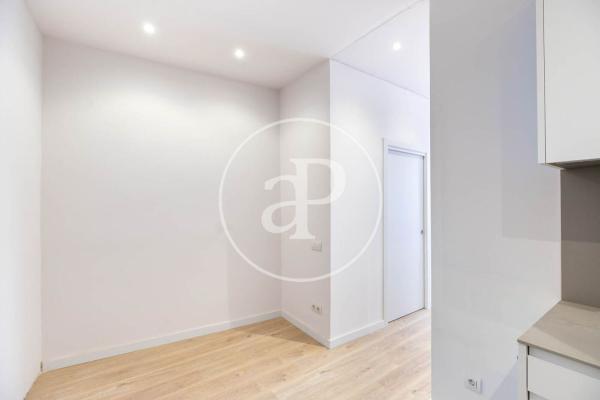 Dúplex en venta en calle Sant Antoni Abat, 17