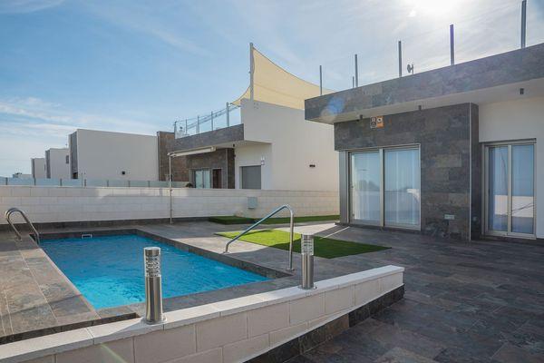 Casa o chalet independiente en venta en Villamartín-Las Filipinas