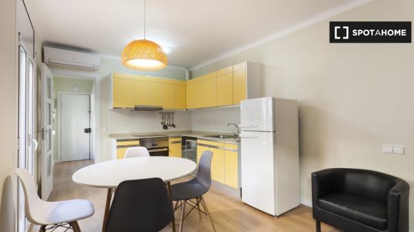 Apartamento de 2 dormitorios en alquiler en Gràcia, Barcelona