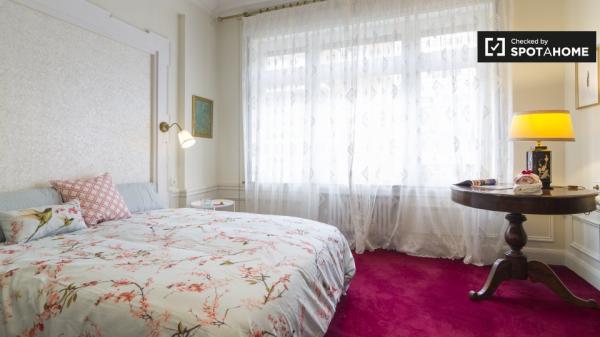 Chambre confortable dans une maison de 7 chambres à Abando, Bilbao