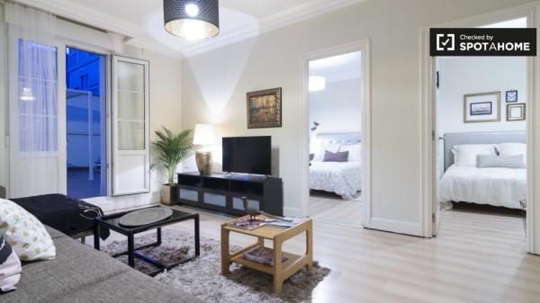 Chambre élégante dans un appartement de 8 chambres à Abando, Bilbao