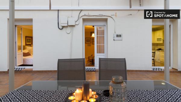 Chambre élégante dans un appartement de 8 chambres à Abando, Bilbao