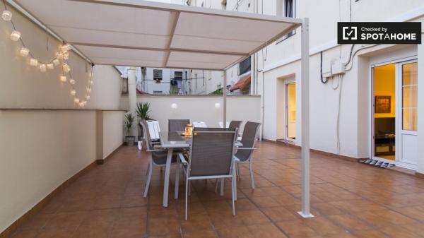 Chambre élégante dans un appartement de 8 chambres à Abando, Bilbao