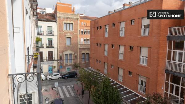 Apartamento de 2 dormitorios en alquiler en Imperial, Madrid