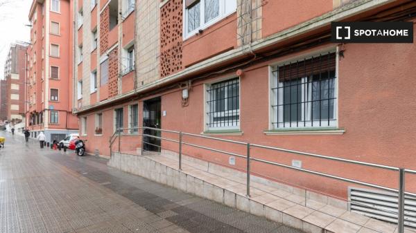 Moderno apartamento de 1 dormitorio en alquiler en San Ignazio, Bilbao