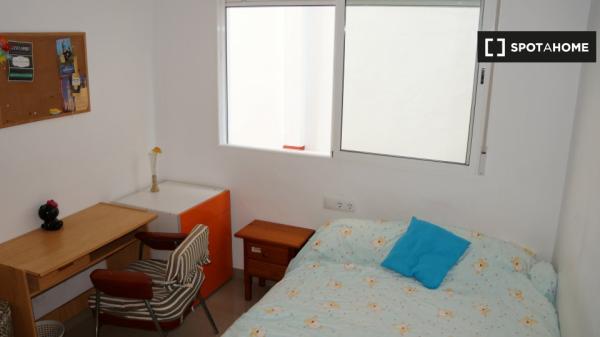 Disponible esta Habitación para 2 en una preciosa casa en Sevilla