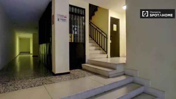 Luminoso apartamento de 4 dormitorios en alquiler en Alcalá de Henares.