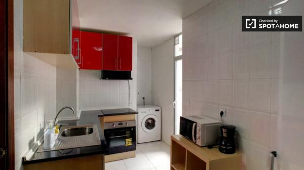 Apartamento de 4 dormitorios en alquiler en Alcalá de Henares, Madrid.