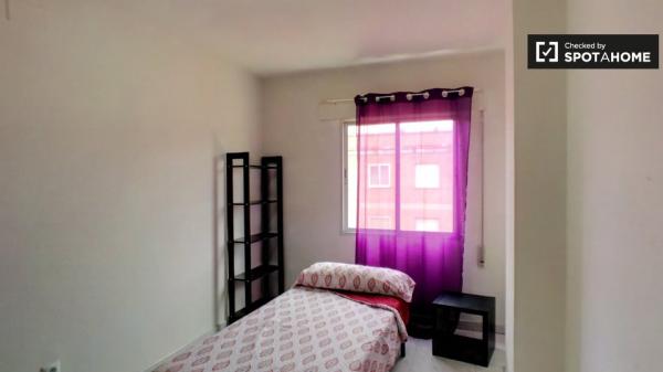 Apartamento de 4 dormitorios en alquiler en Alcalá de Henares, Madrid.