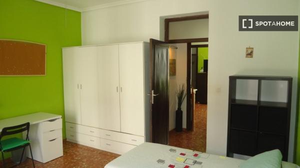 Habitación en piso compartido en Córdoba