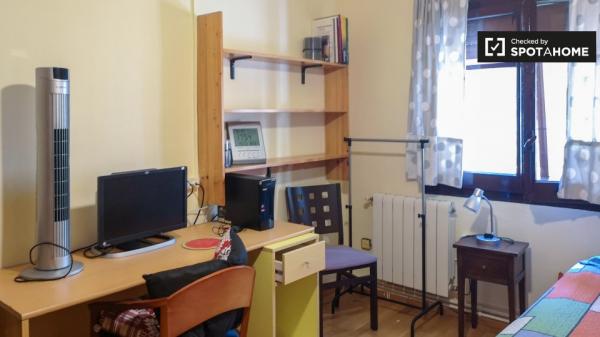 Zimmer zu vermieten in 2-Zimmer-Wohnung in L'Hospitalet, Barcel