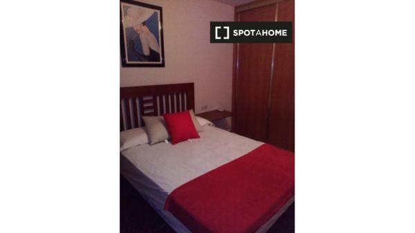 Room in shared apartment in Jaén