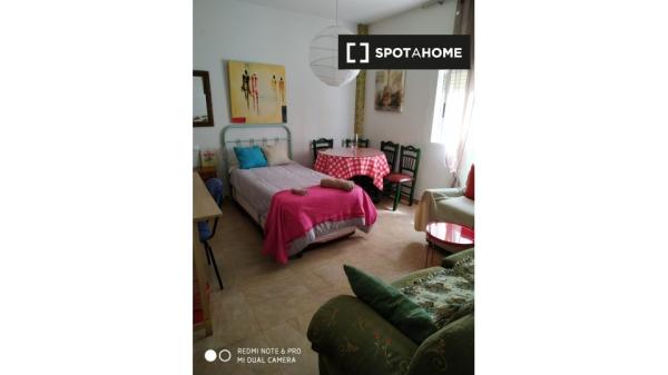 Room in shared apartment in Jaén