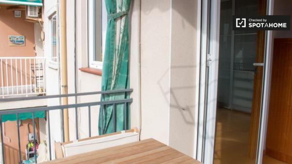 Apartamento clásico de 2 dormitorios en alquiler en Poblenou, Barcelona