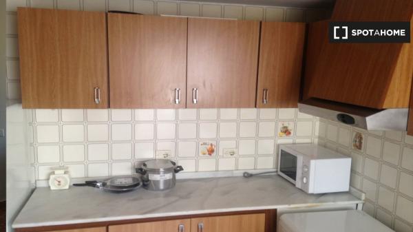 Dulce habitación para alquilar en apartamento de 4 camas, La Saïdia, Valencia