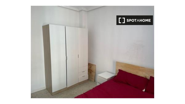 Room in shared apartment in Salamanca