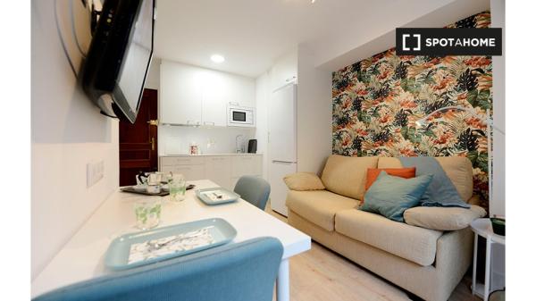 Piso en alquiler de 1 dormitorio en Las Cortes, Bilbao