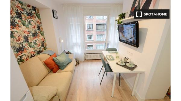 Piso en alquiler de 1 dormitorio en Las Cortes, Bilbao