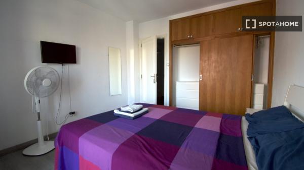 Quarto em apartamento compartilhado em Palma