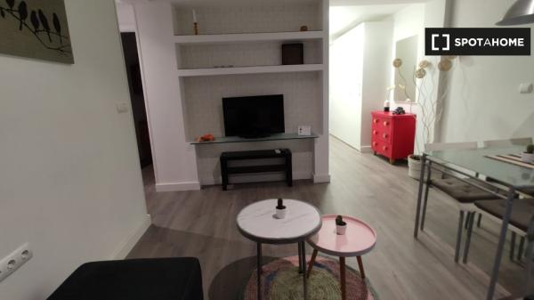 Room for rent in 3-bedroom apartment in Madrid