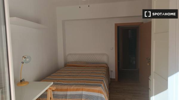 Alquiler de habitaciones en piso de 3 dormitorios en Almería