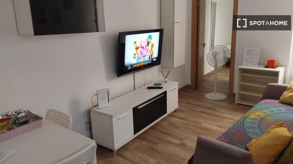 Alquiler de habitaciones en piso de 3 dormitorios en Almería