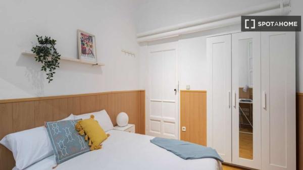 Chambre à louer dans un appartement de 3 chambres à Madrid