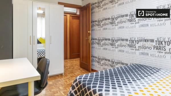 Quarto em apartamento de 5 quartos em Alcalá de Henares, Madrid