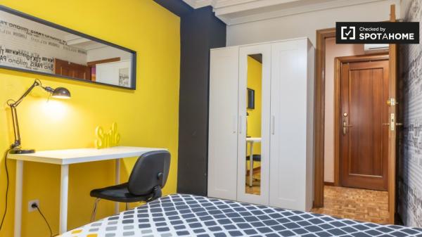 Quarto em apartamento de 5 quartos em Alcalá de Henares, Madrid