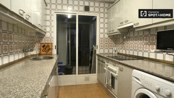 Quarto em apartamento de 5 quartos em Alcalá de Henares, Madrid