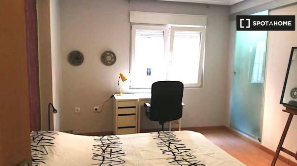 Quarto em apartamento compartilhado em Oviedo