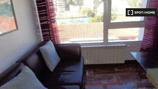 Room for rent in 3-bedroom apartment in Santander