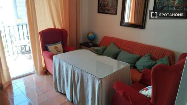 Apartamento de 3 dormitorios en alquiler en Nervión, Sevilla