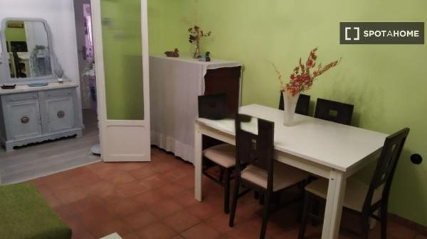 Apartamento de 3 dormitorios en alquiler en Nervión, Sevilla