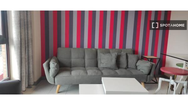 Room for rent in shared apartment in Oviedo