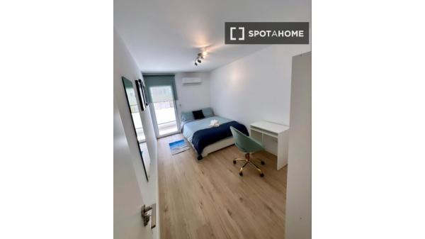 Quarto em apartamento compartilhado em Palma