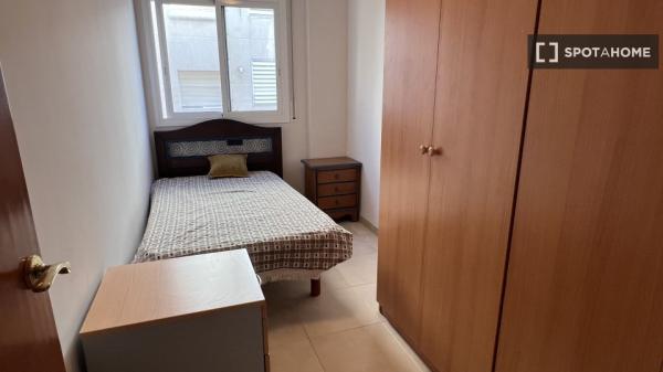 Piso entero de 3 habitaciones en Calafell