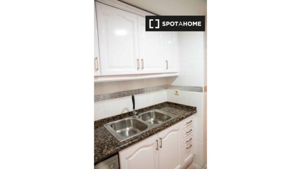 Apartamento completo de 2 dormitorios en Denia