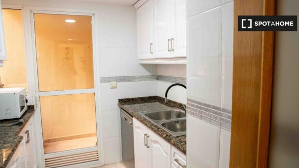 Apartamento completo de 2 dormitorios en Denia