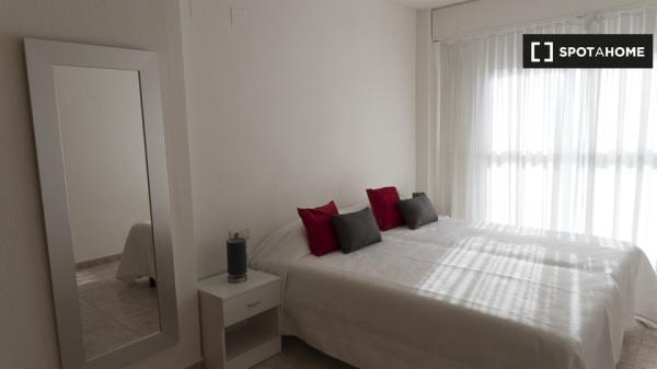 Apartamento completo de 2 dormitorios en Denia