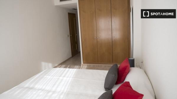 Apartamento completo de 2 dormitorios en Denia