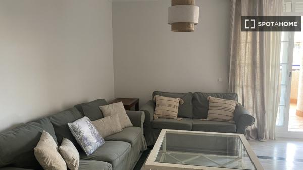 Apartamento de 2 dormitorios en alquiler en Almerimar, Almería